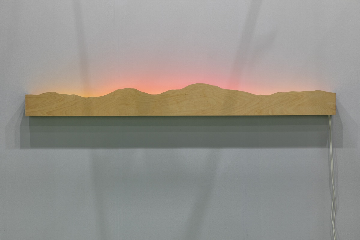 Mario Airò, Aurora, 2003 2016, Legno neon 25 x 242x 13,6 Courtesy Vistamare, Milano–Pescara