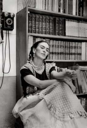 Mario Guzman, Frida nel suo studio, Messico, 1949