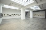 Richard Serra. 40 Balls. Exhibition view at Cardi Gallery, Milano 2022. Photo Paolo Regis. Courtesy Cardi Gallery