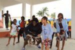 Un momento del laboratorio di danza hip hop “Baby Crew” a Le Centre di Cotonou. Courtesy Le Centre