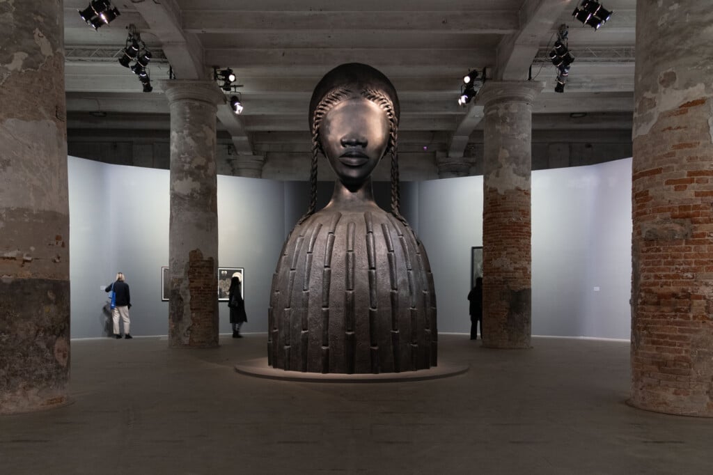 Tutti i Leoni alla Biennale d’Arte di Venezia 2022. Trionfa Simone Leigh