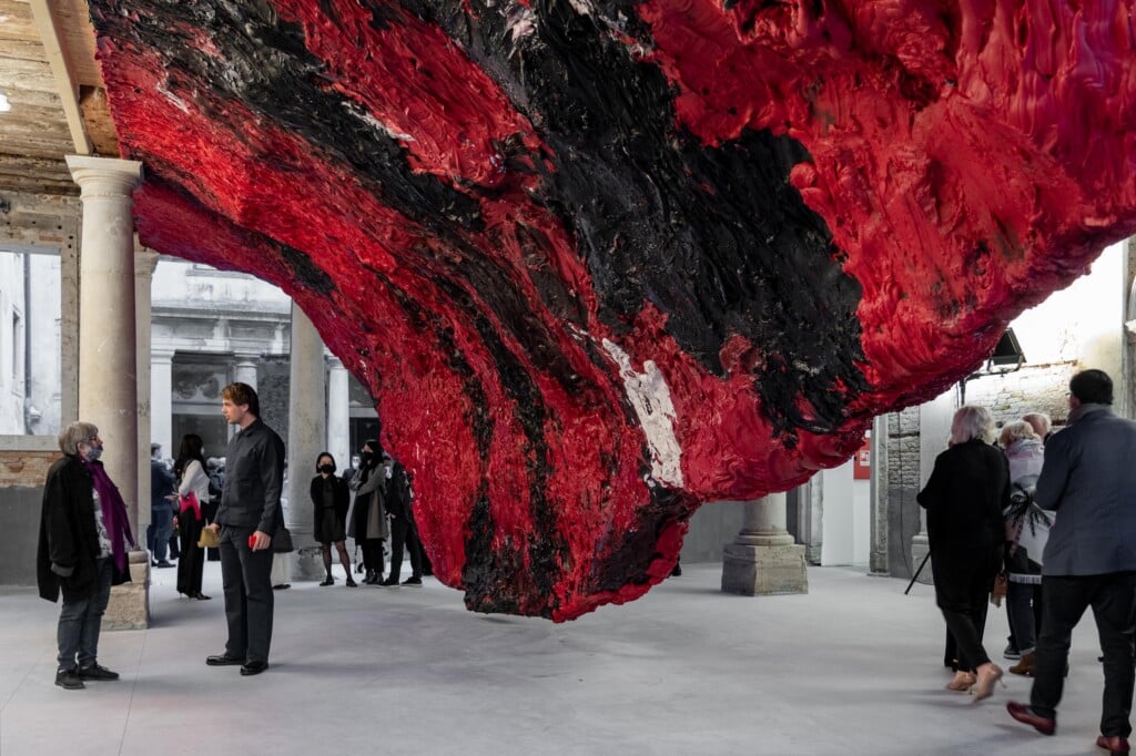 Le immagini delle grandi installazioni di Anish Kapoor nella doppia mostra di Venezia