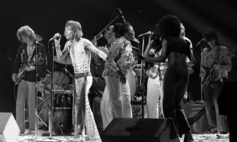 26 luglio 1972, i Rolling Stones in concerto a Los Angeles, tappa finale dell’American Tour 1972. Photo Jim Garrett – NY Daily News