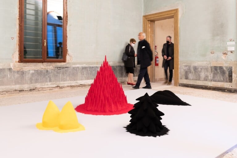 Anish Kapoor. Exhibition view at Gallerie dell'Accademia, Venezia 2022. Photo © Irene Fanizza