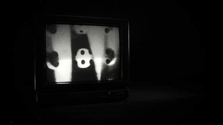 Earthset, frame da Bound © Elide Blind e Simone Tacconell