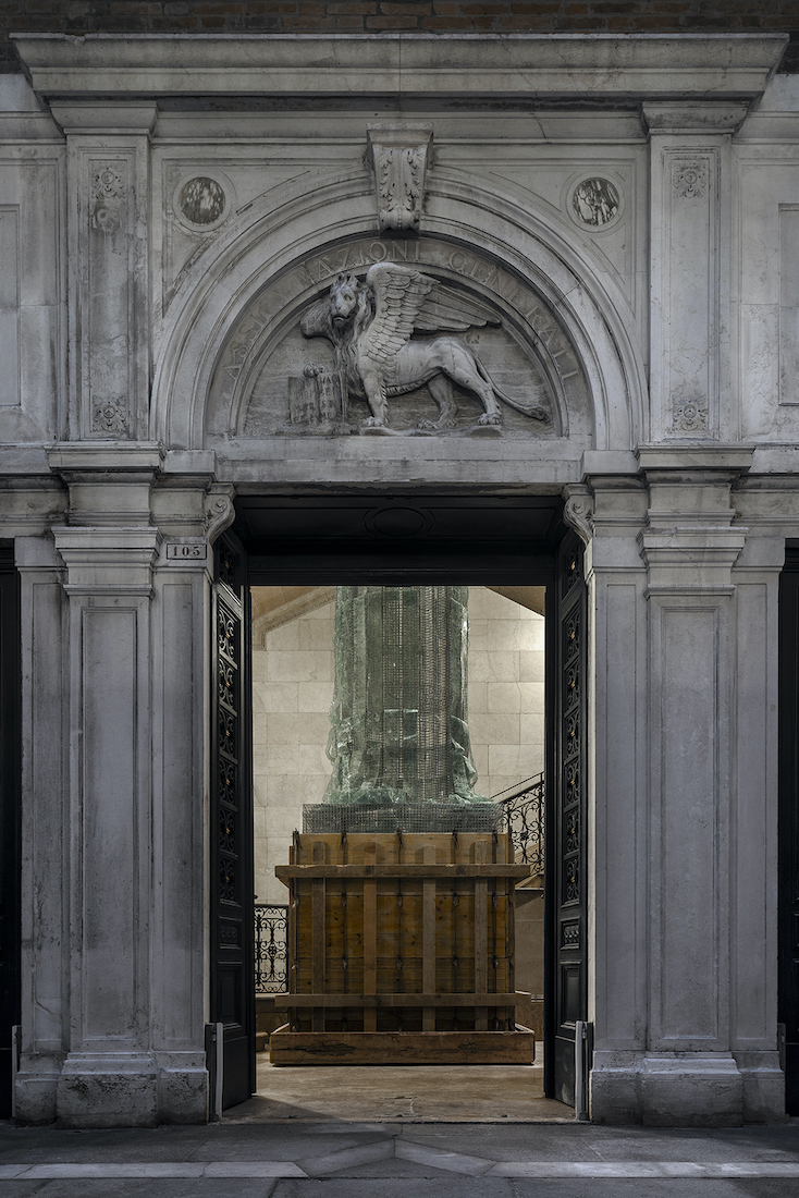 Edoardo Tresoldi, Monumento, Procuratie Vecchie, Venezia © Roberto Conte