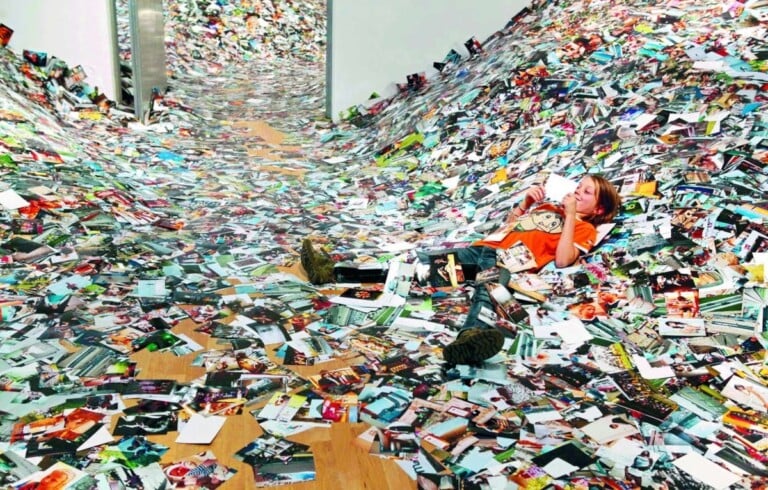 Erik Kessels, 24HRS in Photos, 2011. Installation view at FOAM, Amsterdam. Photo Gjis van der Berg. Courtesy dell’artista