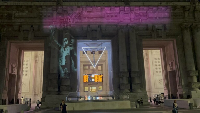 IMG 4784 Arriva alla Stazione Centrale di Milano l'opera che Banksy ha realizzato a Venezia