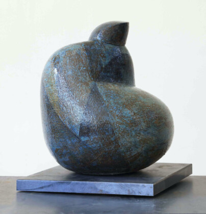 Mara van Wees, La Dea delle Acque - argilla refrattaria, smalto - ingobbi, cm 55 x 20 – 2020