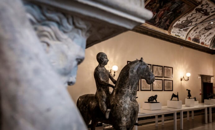 Installation view, Marino Marini Cavalieri e cavalli a Palazzo, Sala del Papa, Palazzo Boncompagni, 2022 Crediti: Marcela S. Ferreira