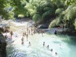 Massimo Vitali, Desiata Shoe, 2017, Lightjet print from original digital file on photographic paper – Diasec with wooden frame, 181.5x242 cm. Courtesy Mazzoleni, London-Torino