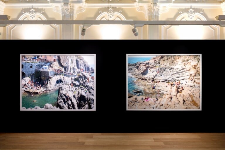 Massimo Vitali. Ti ho visto. Exhibition view at Mazzoleni, Torino 2022. Photo Renato Ghiazza