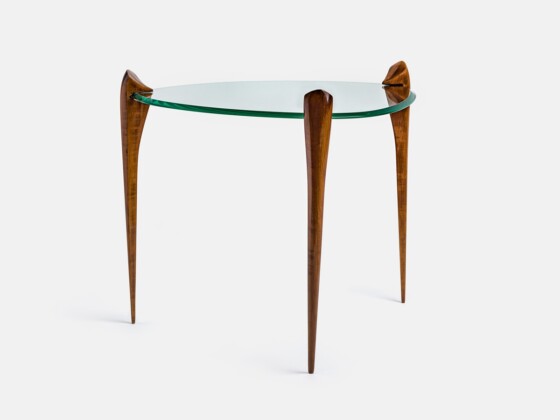 Max Ingrand, Tavolino, 1955, legno e vetro, 46×51,5×49 cm. Collezione privata. Photo Enrico Fiorese