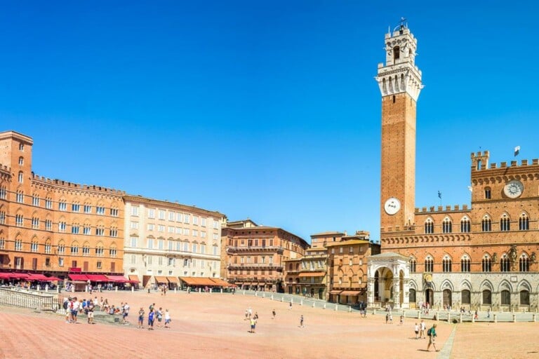 Palazzo Chigi Zondadari in Piazza del Campo