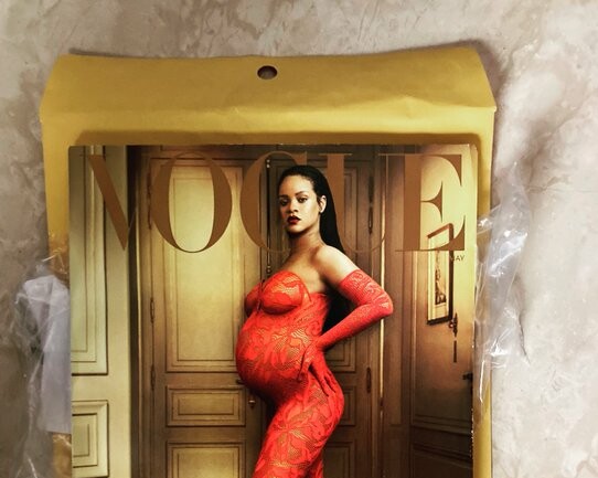 Rihanna sulla copertina di Vogue America di maggio