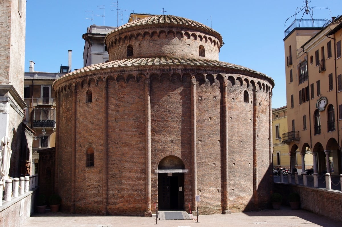 Rotonda di San Lorenzo, Mantova. Photo Jakub Hałun