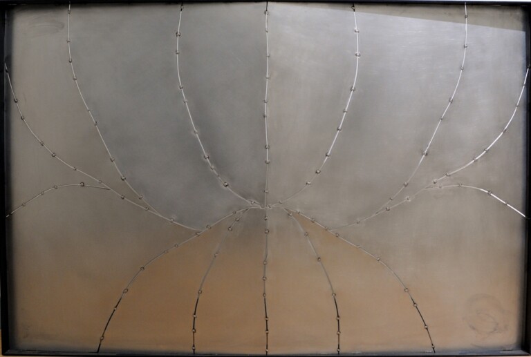 Salvatore Astore, Sutura e Forma, 2019, stainless steel welded and satin, 100,5x150x6 cm. Courtesy Mazzoleni, London Torino