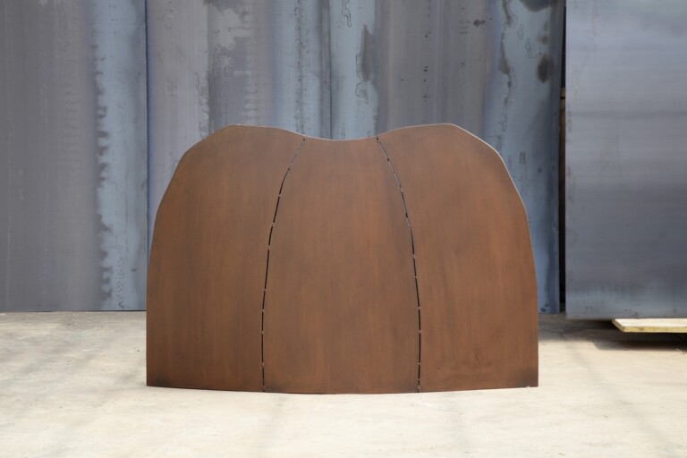 Salvatore Astore, Sutura e Forma, 2020, corten steel, 99x149x25,5 cm. Courtesy Mazzoleni, London Torino