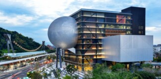 © OMA by Chris Stowers