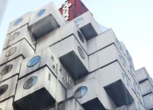 Addio all’iconica Nakagin Capsule Tower di Tokyo