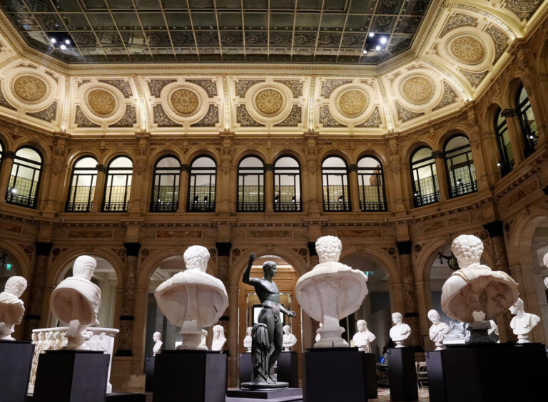 nstallation view de I Marmi Torlonia. Collezionare Capolavori, a cura di Salvatore Settis e Carlo Gasparri, 2022. Photo Duilio Piaggesi. ©Fondazione Torlonia e Gallerie d'Italia