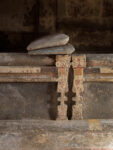 Ipogeo dei Cristallini particolare letto sarcofago (ipogeo C) © Luciano e Marco Pedicini