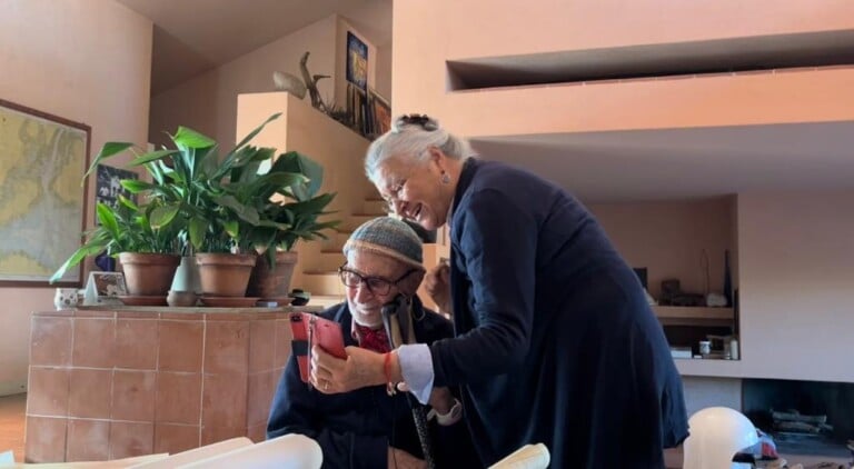 Alberto Ponis e Annarita Zalaffi nella loro casa di Palau. Photo credits Li Yue