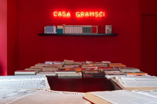 A Torino apre Casa Gramsci. Con un’opera del grande artista Alfredo Jaar