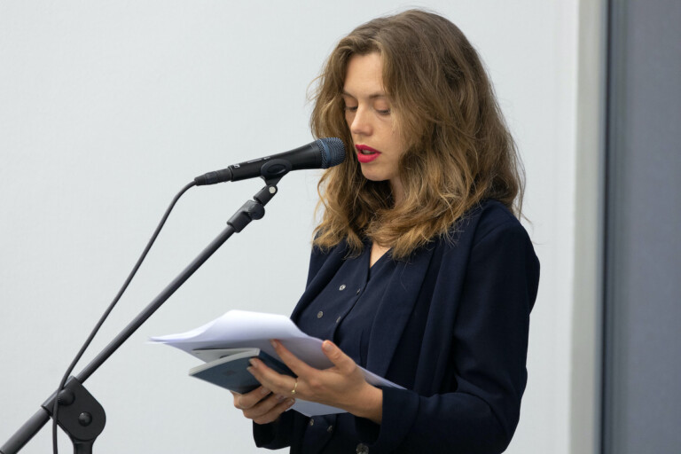 Hanne Lippard, Reading at Istituto Svizzero, Milano, 2021. Credits Manuele Moghini