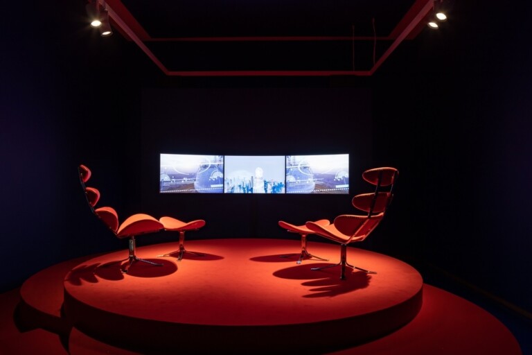 Hito Steyerl, The Tower, 2015. Installation view at Stedelijk Museum, Amsterdam 2022. Courtesy the artist, Esther Schipper, Berlin and Andrew Kreps Gallery, New York. Photo Peter Tijhuis © Hito Steyerl