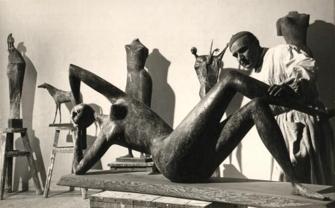 Marcello Mascherini nello studio di Trieste con Risveglio di Primavera (1954). Courtesy Archivio Marcello Mascherini