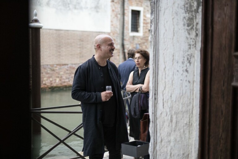 Mark Rappolt, Chiara Barbieri alla cena di presentazione di Berggruen Arts & Culture a Venezia, 8 giugno 2022. Photo Luca Zanon