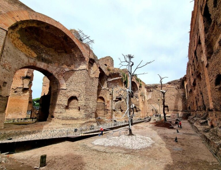 Penone 1 Arte contemporanea alle Terme di Caracalla: Giuseppe Penone tra le rovine romane
