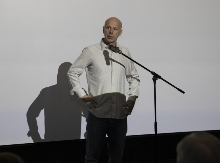 Philippe Parreno durante la presentazione de _La Quinta del Sordo_, Madrid 2022. Photo © Museo Nacional del Prado