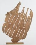 Pietro Consagra, Piana n. 1 (Minneapolis), 1966, bronzo, fusione a terra, 104,5 x 71 x 3,6 cm. Courtesy Galleria Mucciaccia, Roma