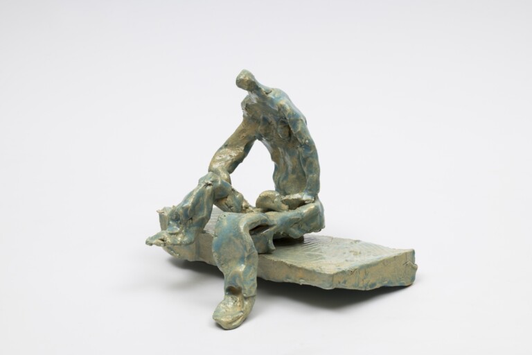 Simone Fattal, Fallen Figure, 2011, gres smaltato, 16x18x16.5 cm. Courtesy Studio Simone Fattal. Photo François Doury