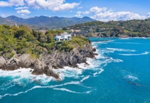 A Sestri Levante in vendita la villa che ispirò “La Sirenetta” di Christian Andersen