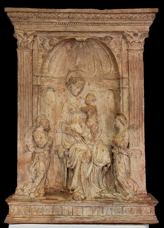 Donatello, Madonna col Bambino, due angeli e due profeti, 1415-1420 circa, Prato, Museo di Palazzo Pretorio. Foto Filippo Tattini