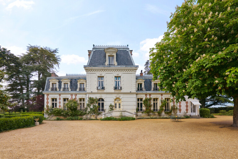 Airbnb Heritage Tour France. Exterior Photo Credit Claudia Zalla