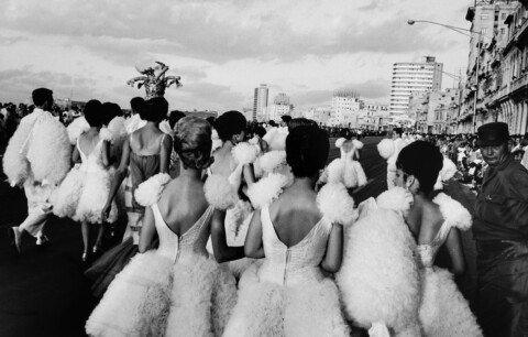 Paolo Gasparini Carnaval La Habana, 1962. Argento in gelatina, 37x57. Collezioni Fondazione Mapfre @Paolo Gasparini