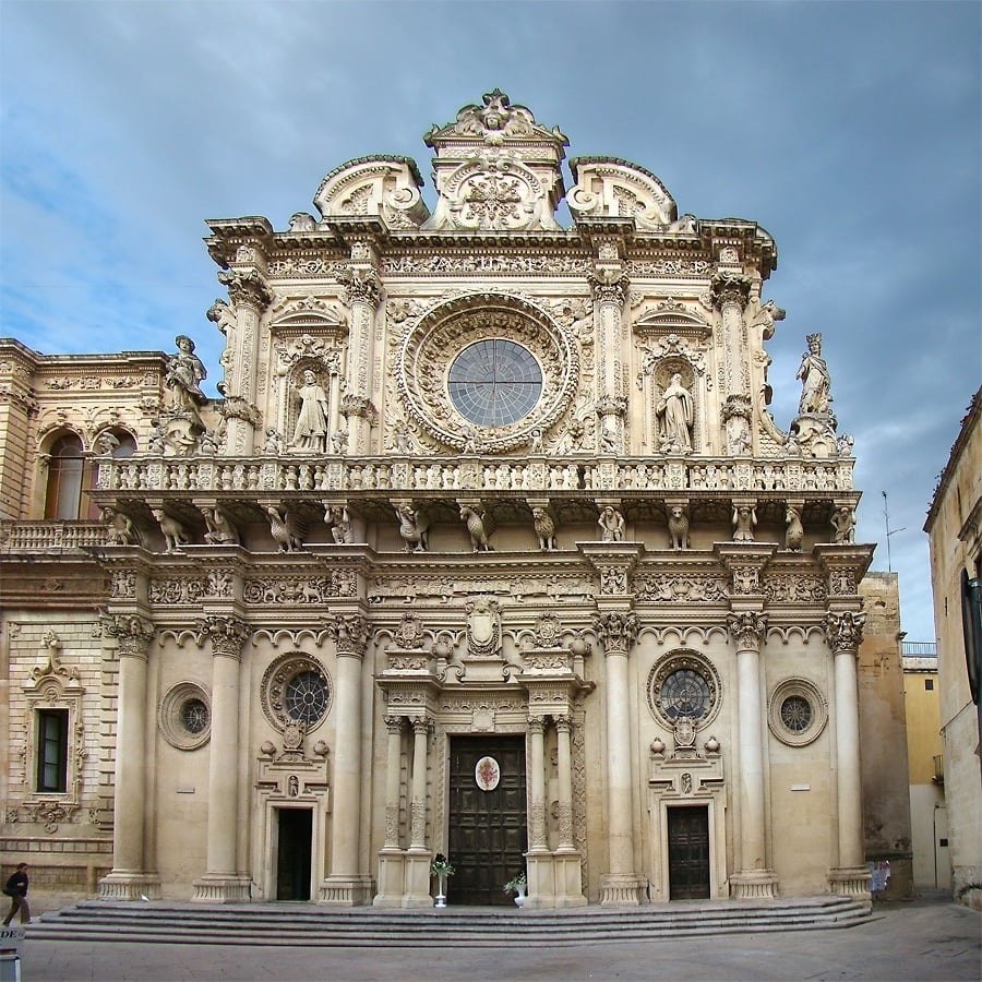 Basilica di Santa Croce, photo Tango7174 via Wikimedia CC BY SA 4.0