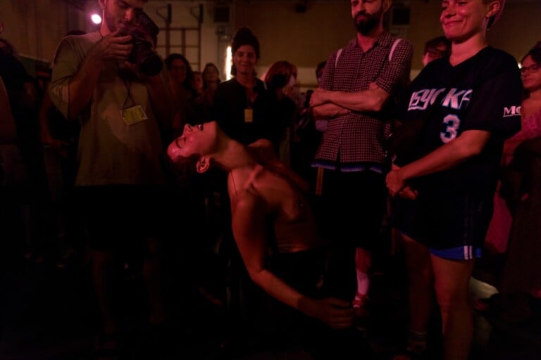 Catol Teixeira, La peau entre les doigts, Santarcangelo Festival, photo © Pietro Bertora, 2022