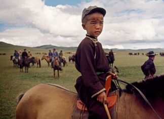 Edge of the Gobi Desert, Mongolia, 1964 © Philip Jones Griffiths - Magnum Photos