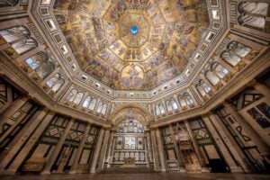 Torna al suo antico splendore il Battistero di Firenze: le straordinarie immagini del restauro