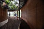 Hélio Oiticica, Subterranean Tropicália Projects _ PN15 2017 22, Socrates Sculpture Park, 2022. Photo Katherine Abbott