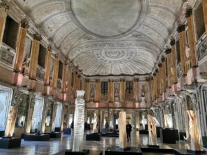 È arrivato il momento di ricostruire la Sala delle Cariatidi a Milano?