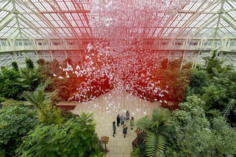 Kew Gardens, l'installazione di Chiharu Shiota, Londra. Photo RBG Kew