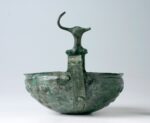 Tazza con ansa a forma di testa di bovino dal Ripostiglio di Coste del Marano (Tolfa, Roma), Età del Bronzo. Courtesy Museo delle Civiltà, Roma