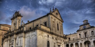 Piazza del Duomo di Lecce, photo Paride81 via Wikipedia in italiano, CC BY SA 3.0