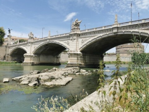 Le rovine del Ponte Neroniano, Roma
